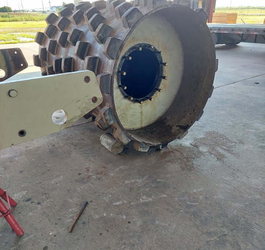 Sheepfoot-Compactorheavy-equipment-rental-rosenberg-tx2